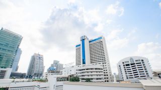 places to give birth bangkok Saint Louis Hospital