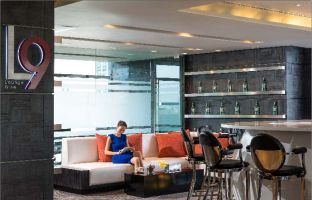 Executive Lounge at Holiday Inn Bangkok Sukhumvit