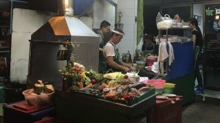 cheap places to eat bangkok Jok Pochana