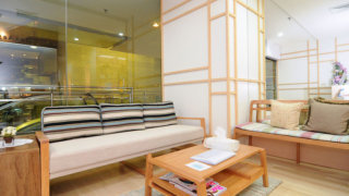 beauty clinics bangkok Yarita Skin & Laser Clinic (BTS Asok)